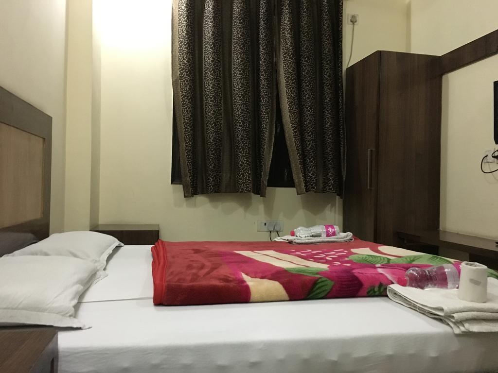 Hotel Vintage Inn Нью-Дели Экстерьер фото